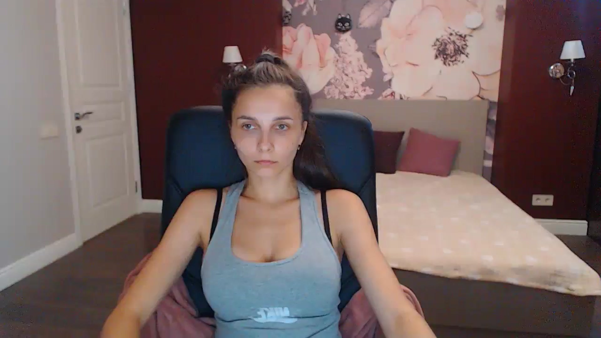 Gallery image thumbnail from Karina_Mils's myfreecams stream on, 08/13/2023, 10:58 image 12 of 20