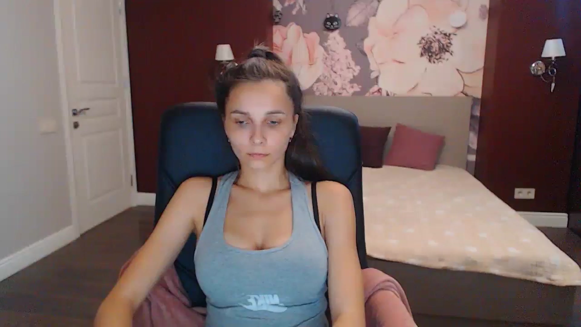 Gallery image thumbnail from Karina_Mils's myfreecams stream on, 08/13/2023, 10:58 image 10 of 20
