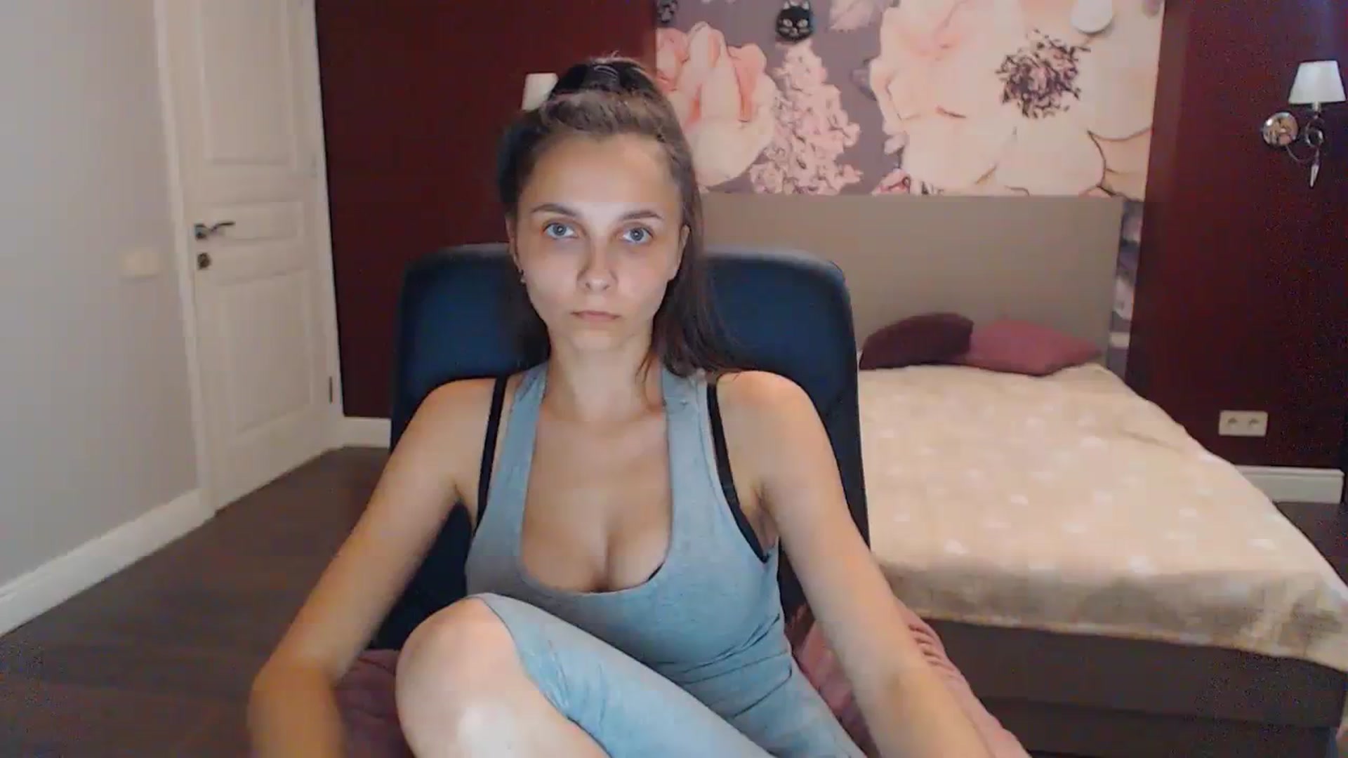 Gallery image thumbnail from Karina_Mils's myfreecams stream on, 08/13/2023, 14:29 image 3 of 20