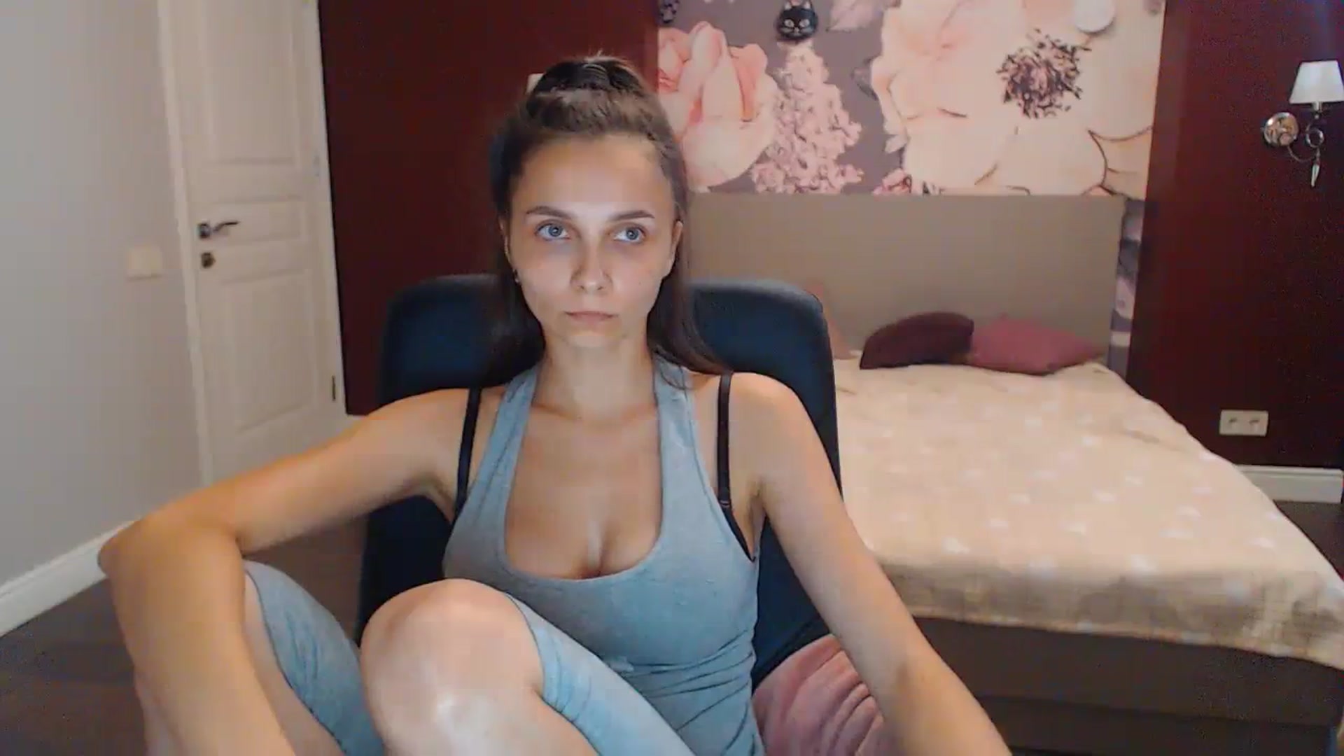 Gallery image thumbnail from Karina_Mils's myfreecams stream on, 08/13/2023, 14:29 image 19 of 20