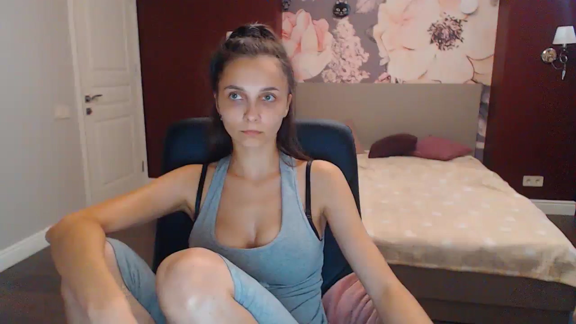 Gallery image thumbnail from Karina_Mils's myfreecams stream on, 08/13/2023, 14:29 image 15 of 20