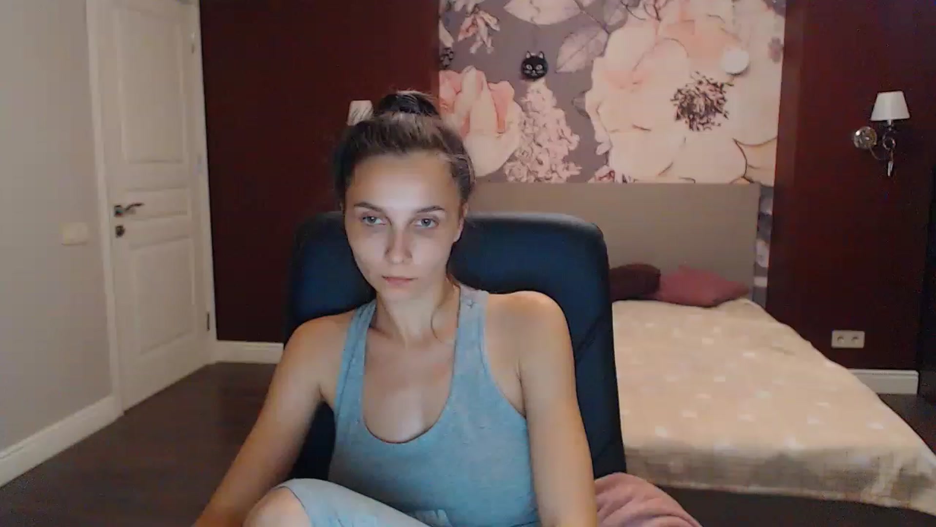 Gallery image thumbnail from Karina_Mils's myfreecams stream on, 08/13/2023, 16:29 image 13 of 20