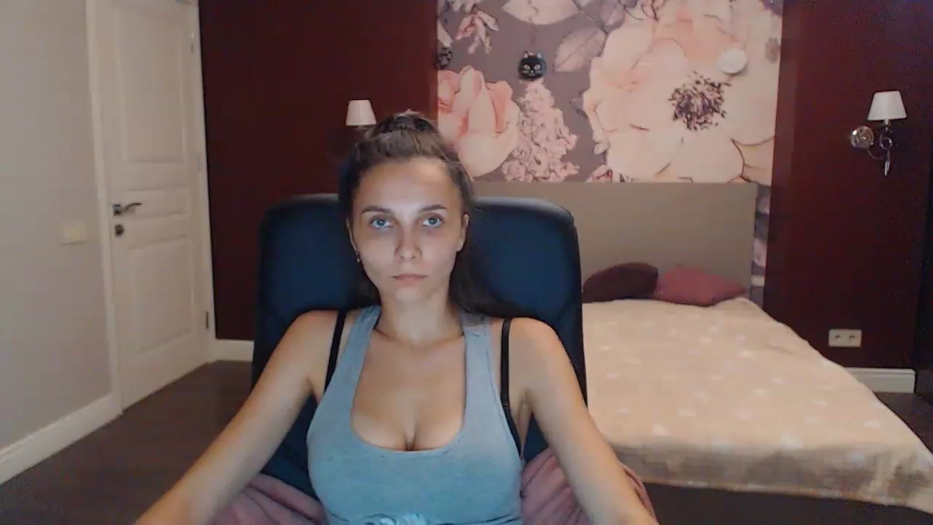 Gallery image thumbnail from Karina_Mils's myfreecams stream on, 08/13/2023, 16:29 image 1 of 20