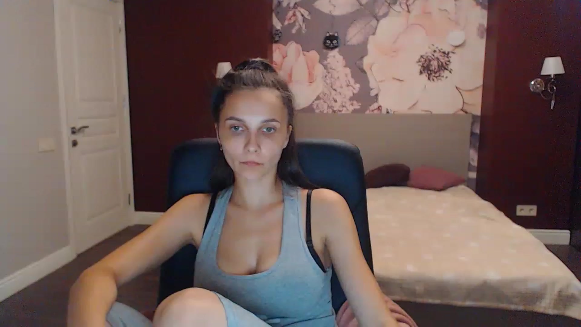 Gallery image thumbnail from Karina_Mils's myfreecams stream on, 08/13/2023, 16:29 image 8 of 20