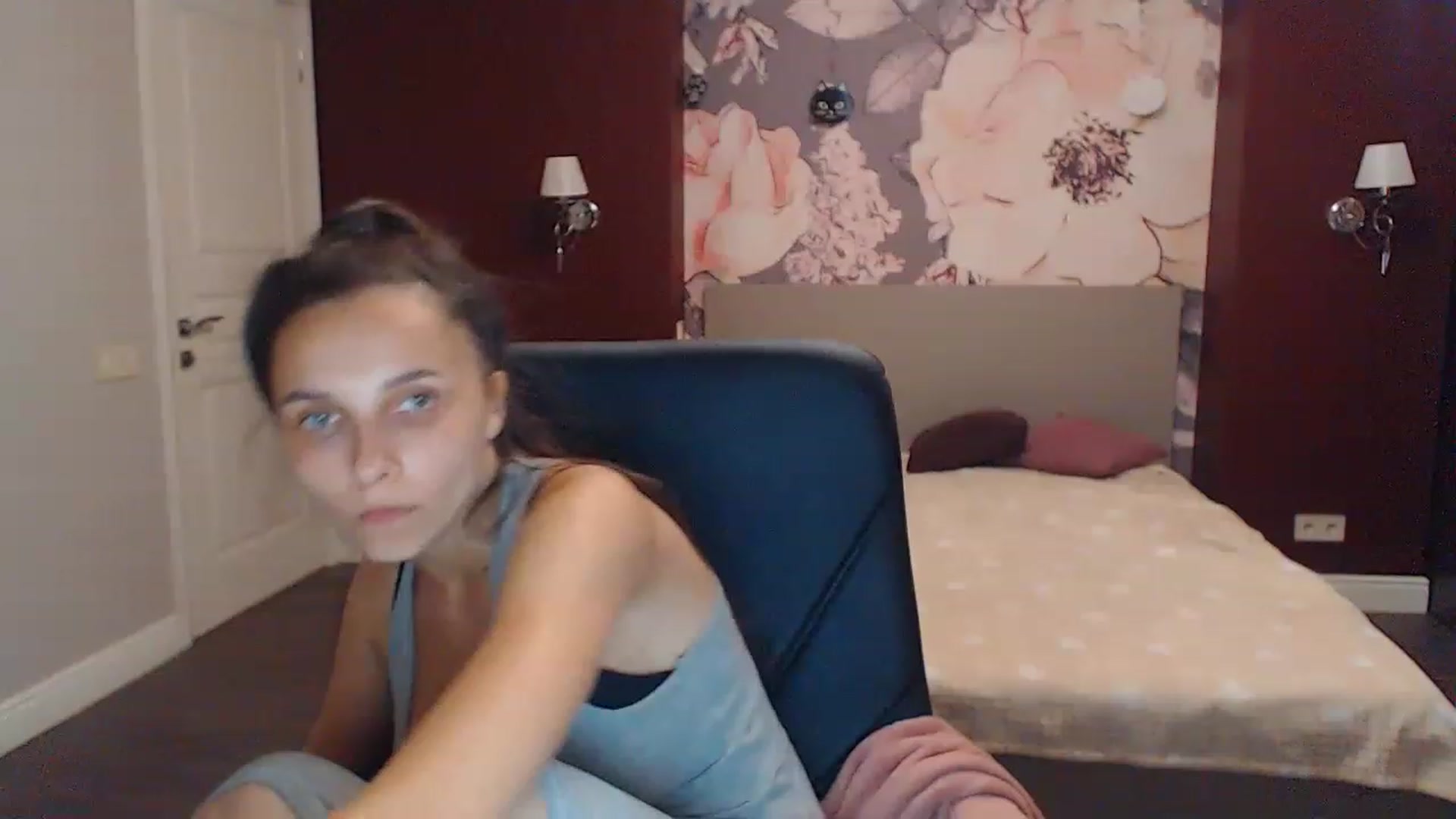 Gallery image thumbnail from Karina_Mils's myfreecams stream on, 08/13/2023, 16:29 image 6 of 20