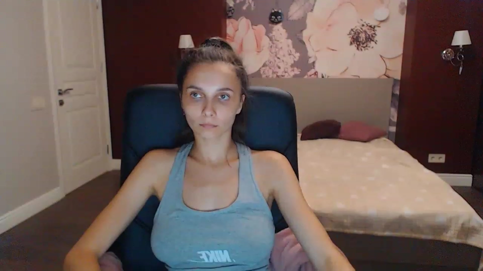 Gallery image thumbnail from Karina_Mils's myfreecams stream on, 08/13/2023, 16:29 image 14 of 20
