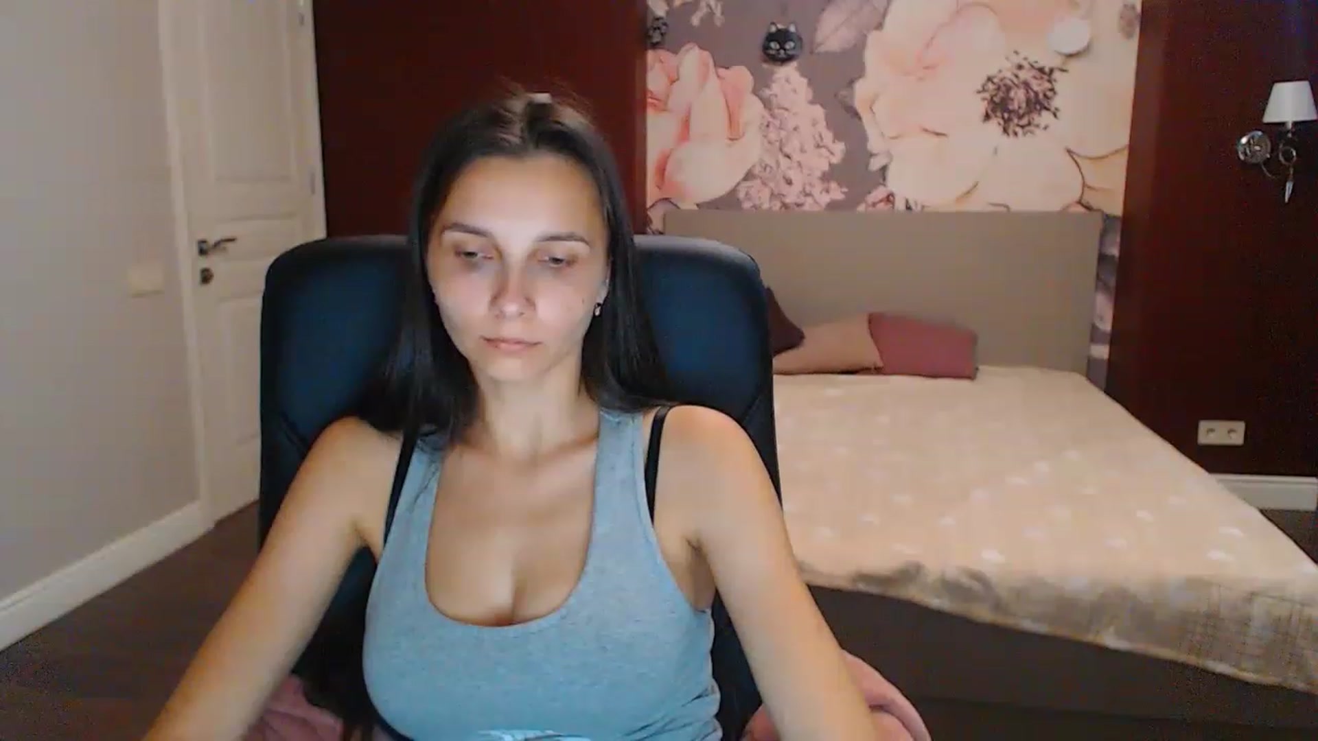Gallery image thumbnail from Karina_Mils's myfreecams stream on, 08/17/2023, 07:49 image 6 of 20