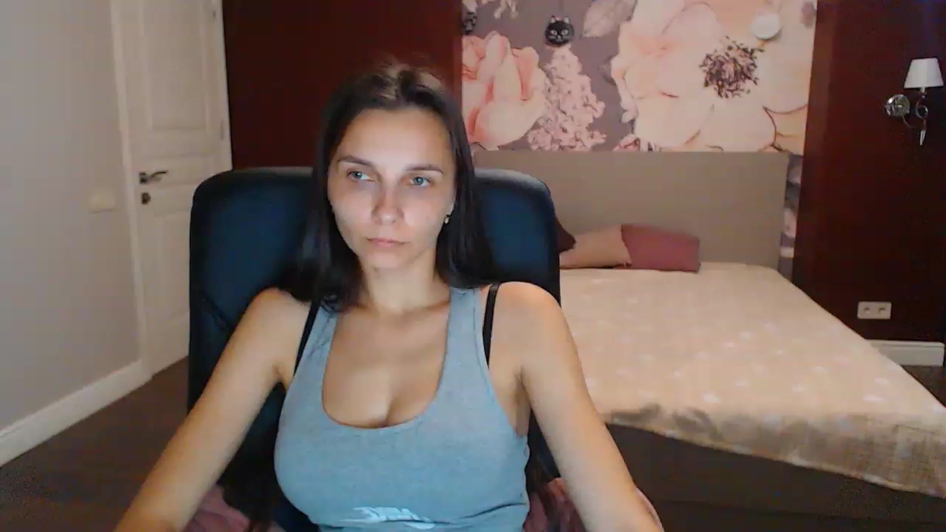 Gallery image thumbnail from Karina_Mils's myfreecams stream on, 08/17/2023, 07:49 image 5 of 20