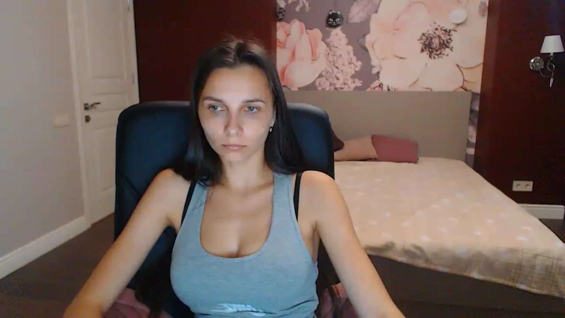 Gallery image thumbnail from Karina_Mils's myfreecams stream on, 08/17/2023, 07:49 image 4 of 20