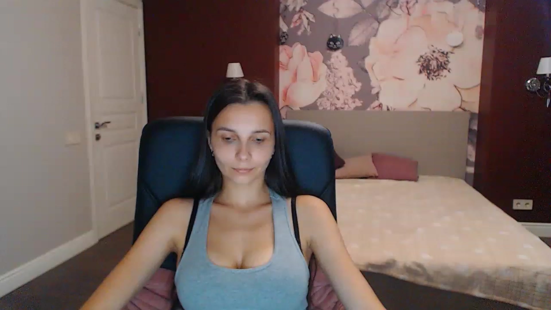Gallery image thumbnail from Karina_Mils's myfreecams stream on, 08/17/2023, 07:49 image 13 of 20