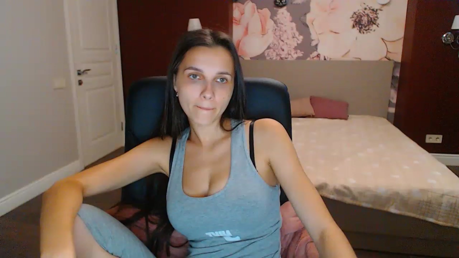 Gallery image thumbnail from Karina_Mils's myfreecams stream on, 08/17/2023, 07:49 image 20 of 20