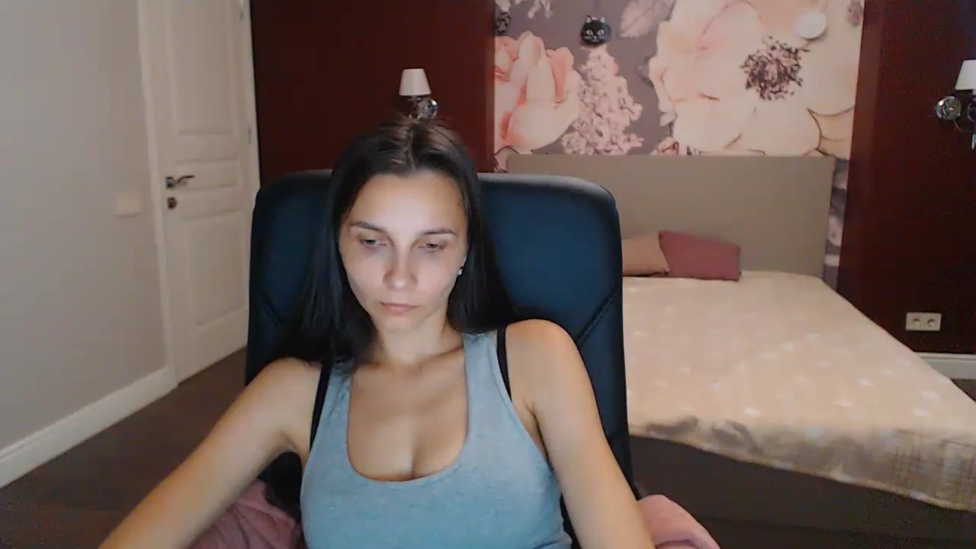 Gallery image thumbnail from Karina_Mils's myfreecams stream on, 08/17/2023, 07:49 image 8 of 20