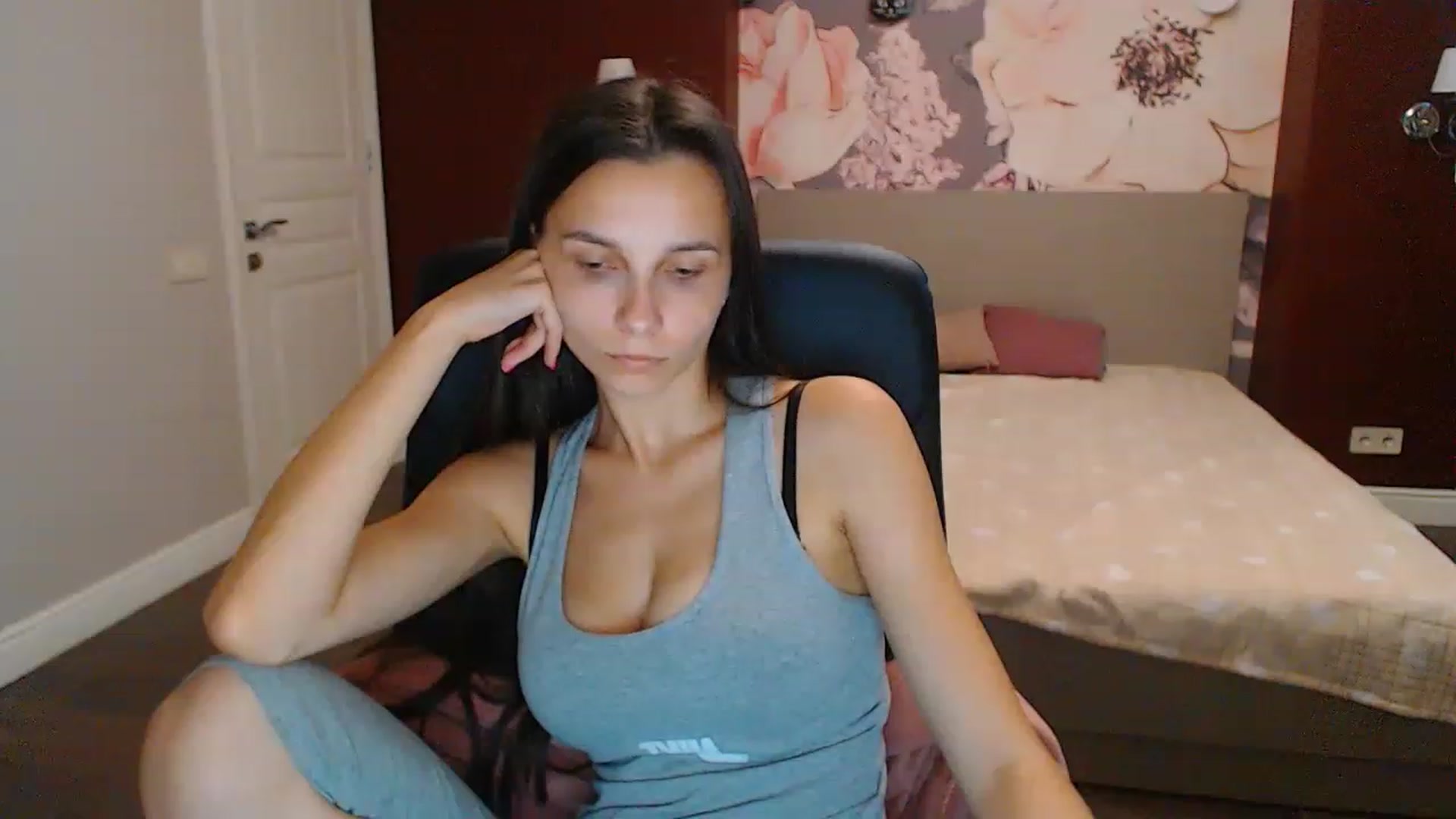 Gallery image thumbnail from Karina_Mils's myfreecams stream on, 08/17/2023, 07:49 image 19 of 20