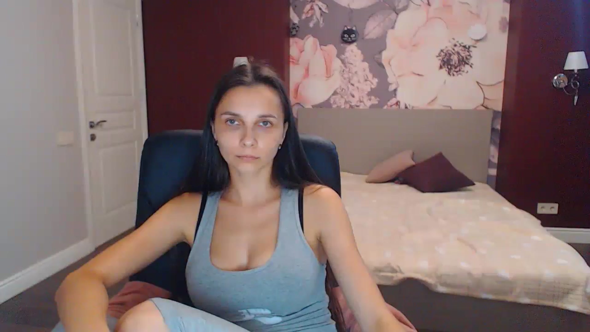 Gallery image thumbnail from Karina_Mils's myfreecams stream on, 08/17/2023, 10:10 image 16 of 20