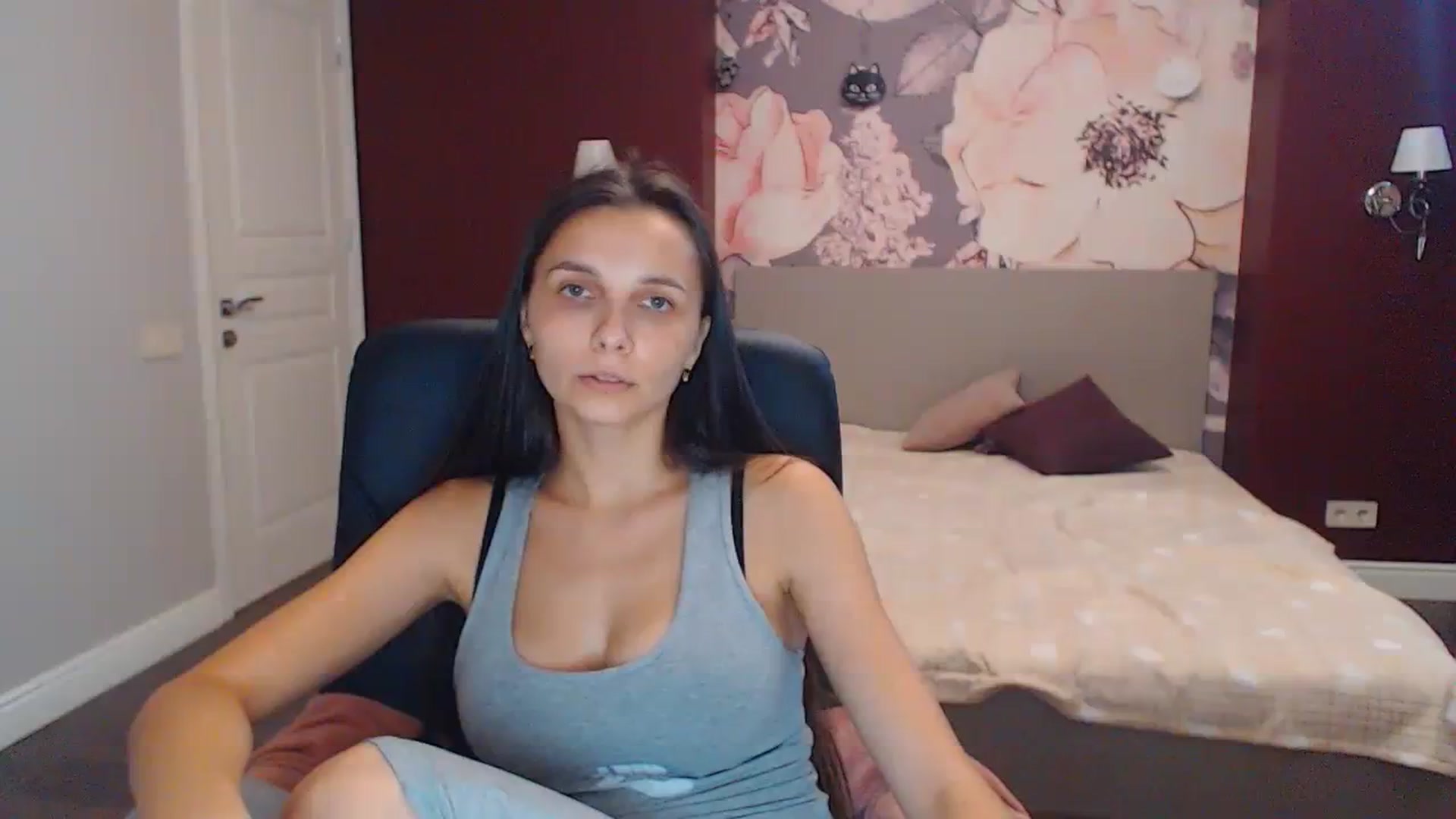 Gallery image thumbnail from Karina_Mils's myfreecams stream on, 08/17/2023, 10:10 image 18 of 20