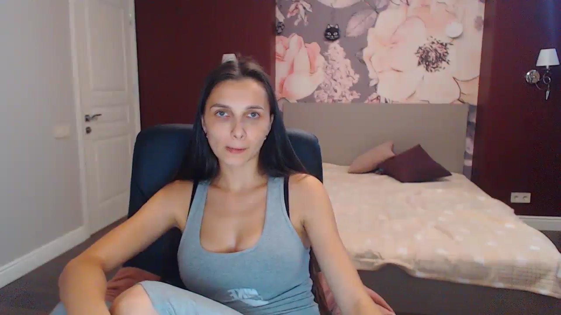 Gallery image thumbnail from Karina_Mils's myfreecams stream on, 08/17/2023, 10:10 image 12 of 20