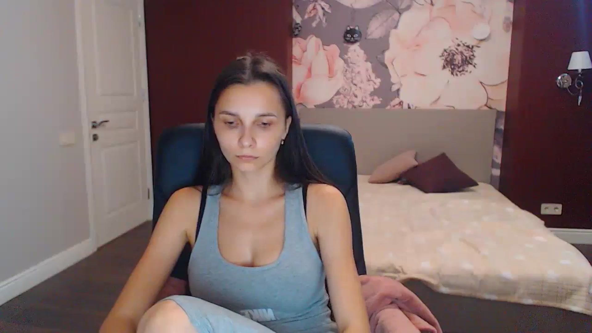 Gallery image thumbnail from Karina_Mils's myfreecams stream on, 08/17/2023, 10:10 image 3 of 20