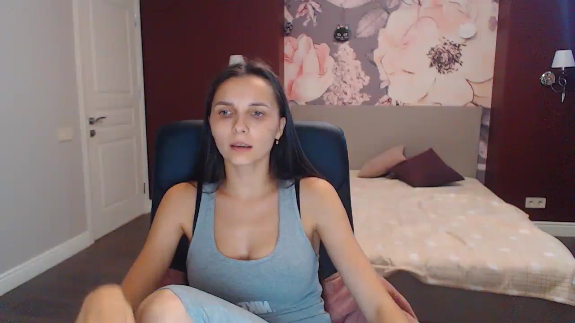 Gallery image thumbnail from Karina_Mils's myfreecams stream on, 08/17/2023, 10:10 image 5 of 20
