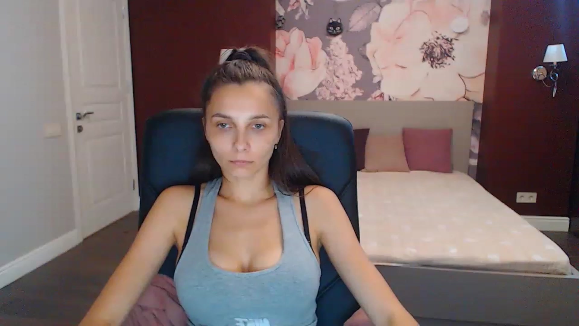 Gallery image thumbnail from Karina_Mils's myfreecams stream on, 08/18/2023, 10:59 image 16 of 20