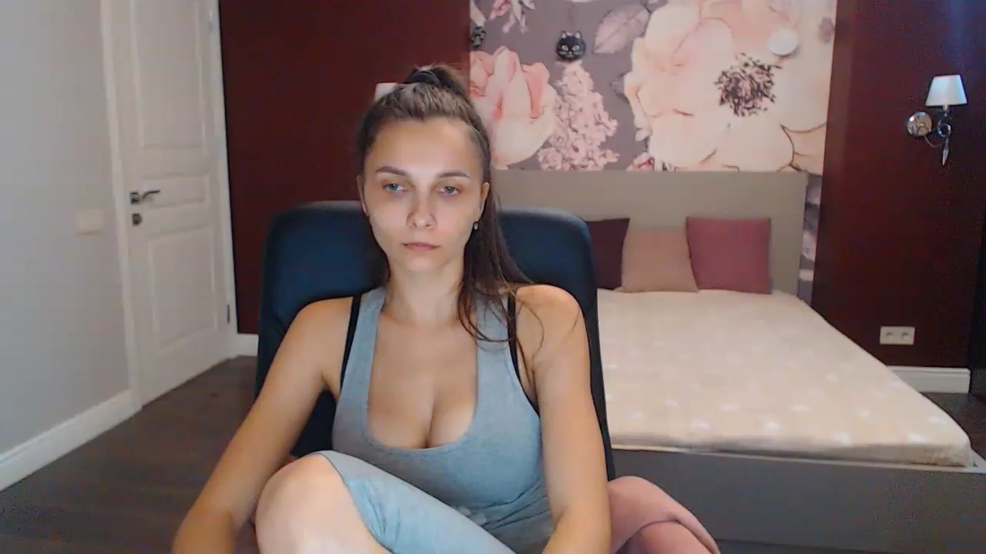 Gallery image thumbnail from Karina_Mils's myfreecams stream on, 08/18/2023, 10:59 image 9 of 20