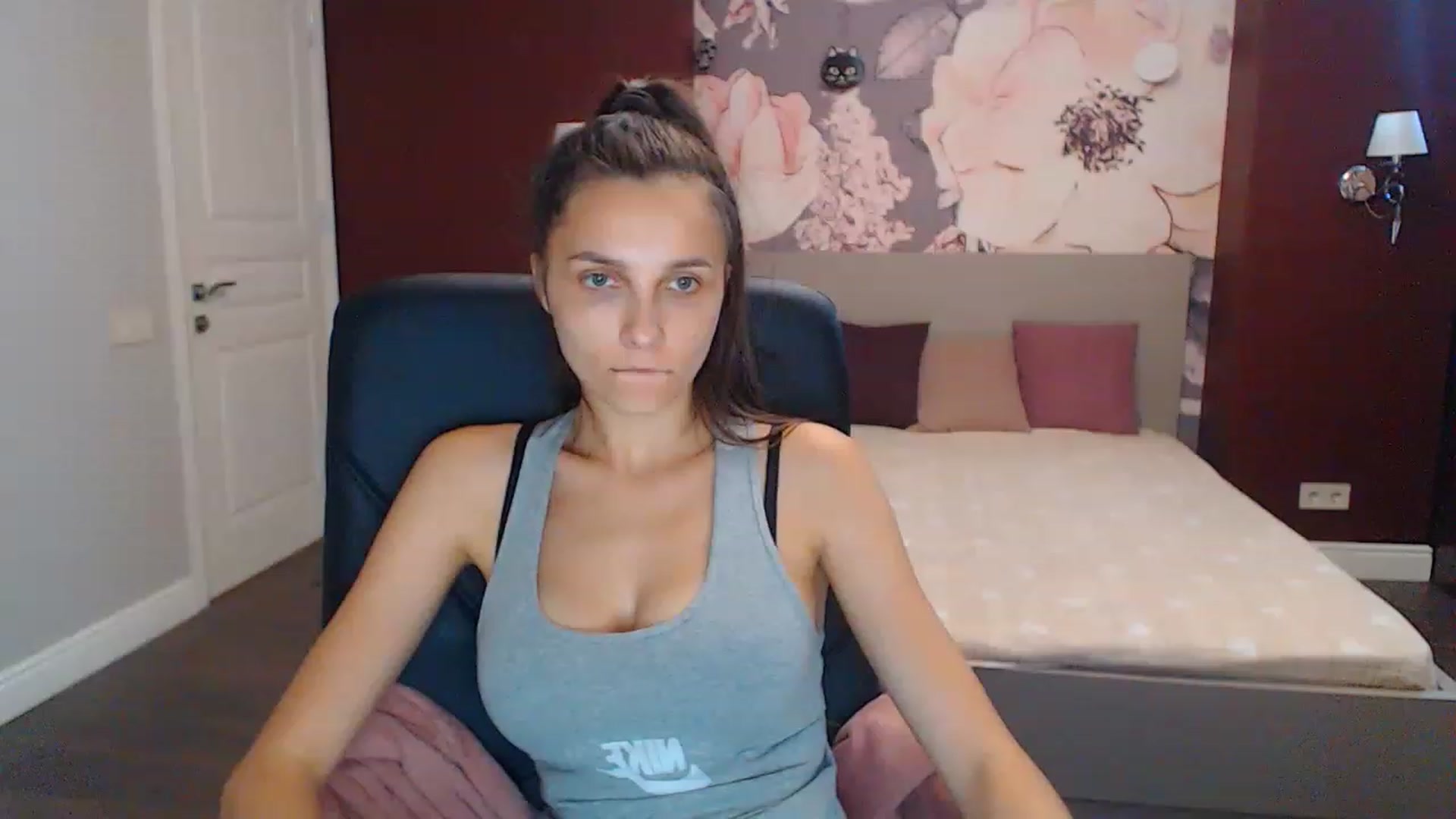 Gallery image thumbnail from Karina_Mils's myfreecams stream on, 08/18/2023, 10:59 image 11 of 20