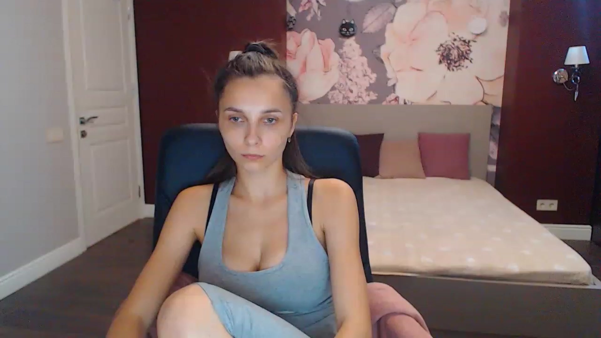 Gallery image thumbnail from Karina_Mils's myfreecams stream on, 08/18/2023, 10:59 image 1 of 20