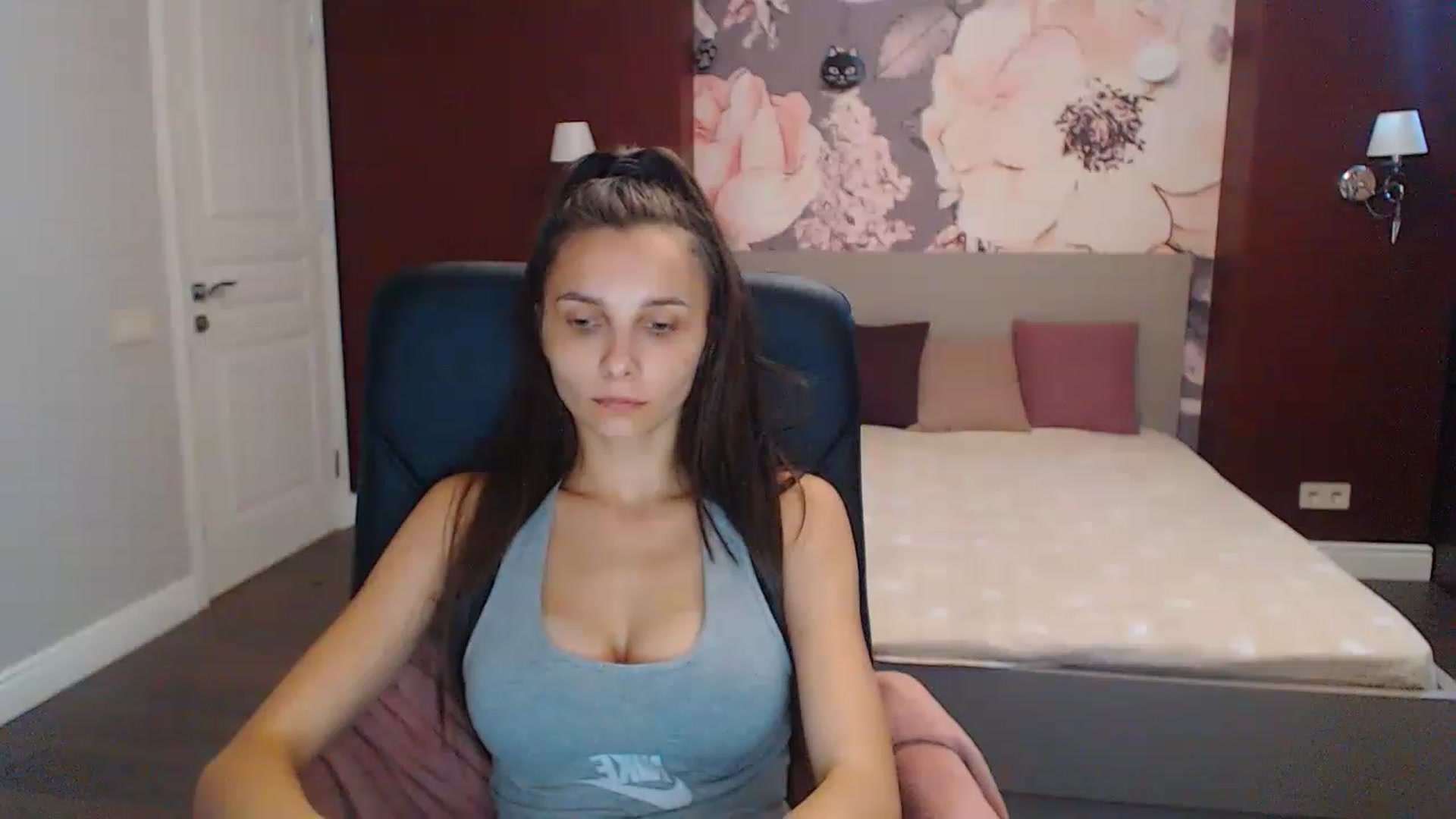 Gallery image thumbnail from Karina_Mils's myfreecams stream on, 08/18/2023, 10:59 image 6 of 20