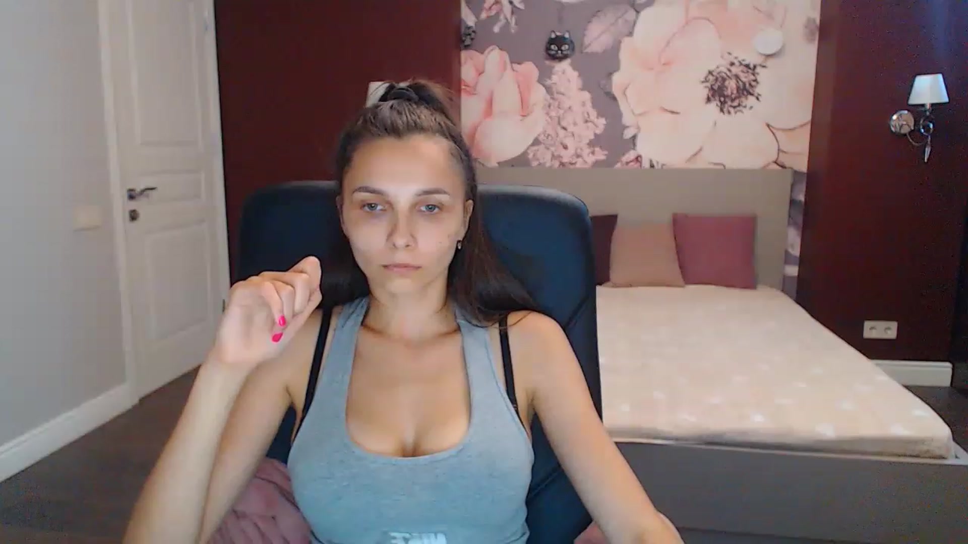 Gallery image thumbnail from Karina_Mils's myfreecams stream on, 08/18/2023, 10:59 image 17 of 20