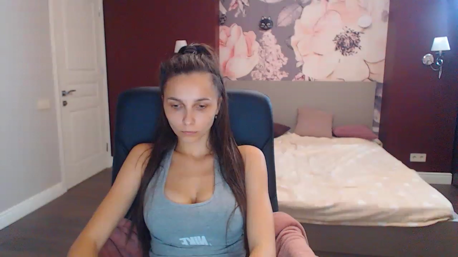 Gallery image thumbnail from Karina_Mils's myfreecams stream on, 08/19/2023, 13:15 image 7 of 20
