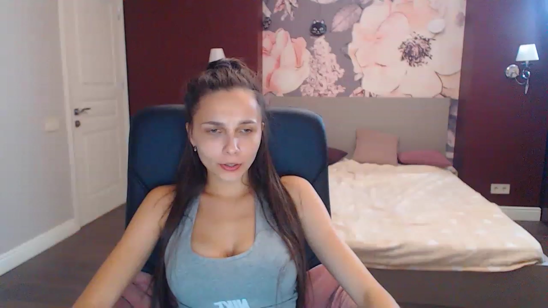 Gallery image thumbnail from Karina_Mils's myfreecams stream on, 08/19/2023, 13:15 image 9 of 20