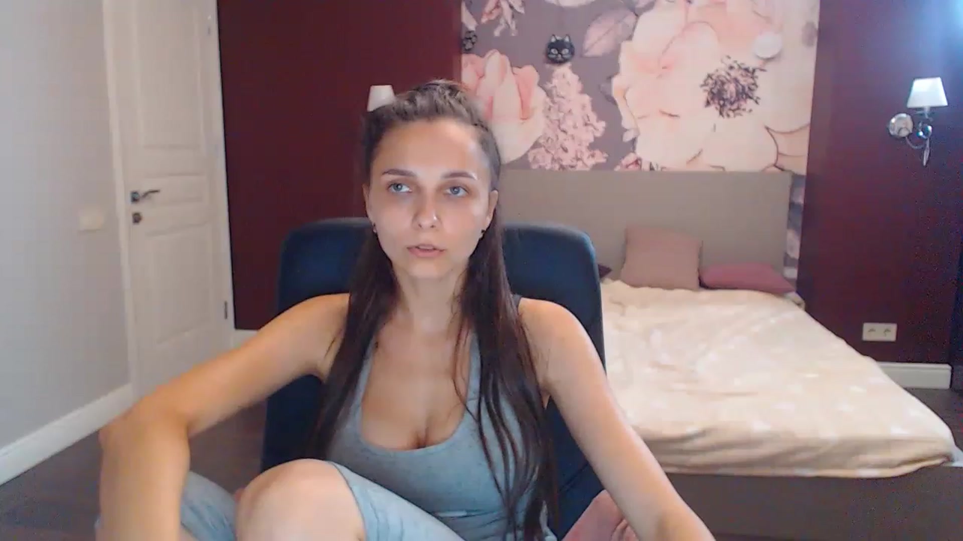 Gallery image thumbnail from Karina_Mils's myfreecams stream on, 08/19/2023, 13:15 image 14 of 20