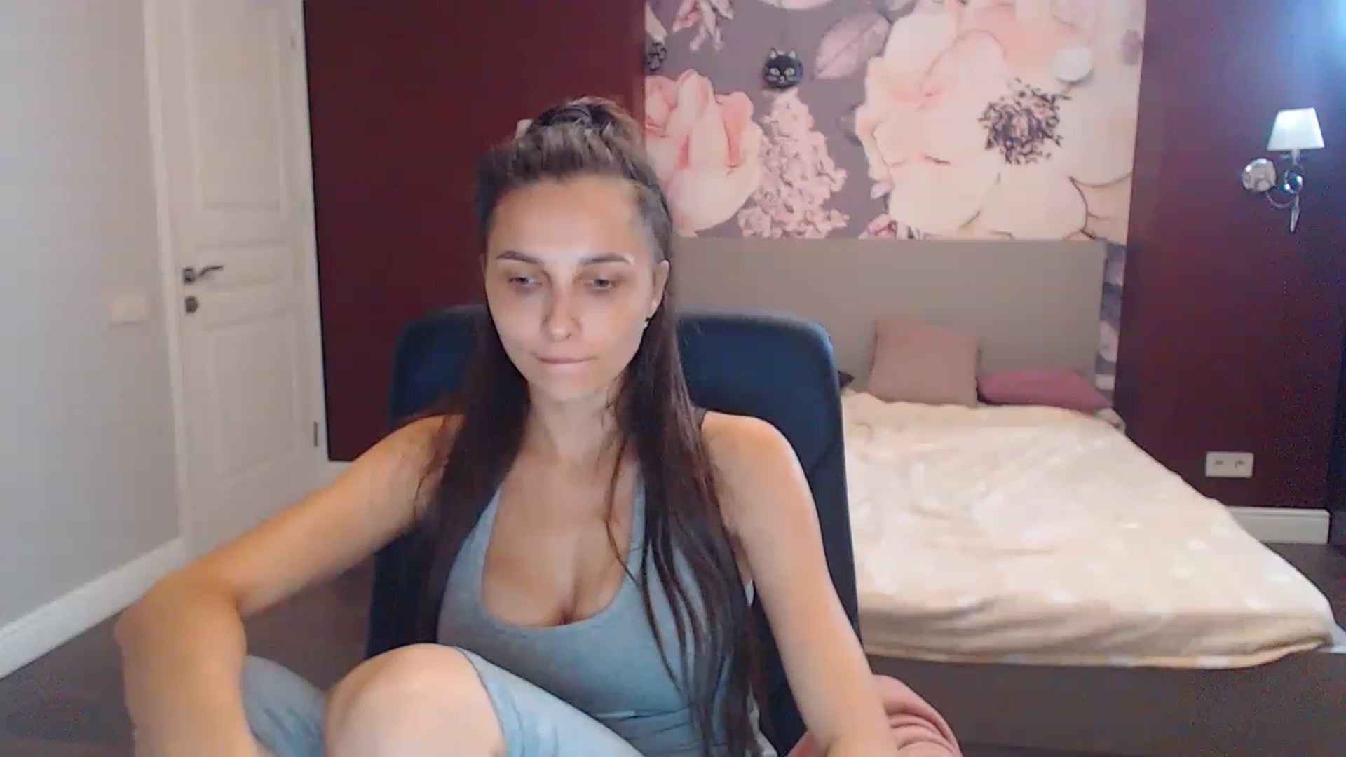 Gallery image thumbnail from Karina_Mils's myfreecams stream on, 08/19/2023, 13:15 image 15 of 20