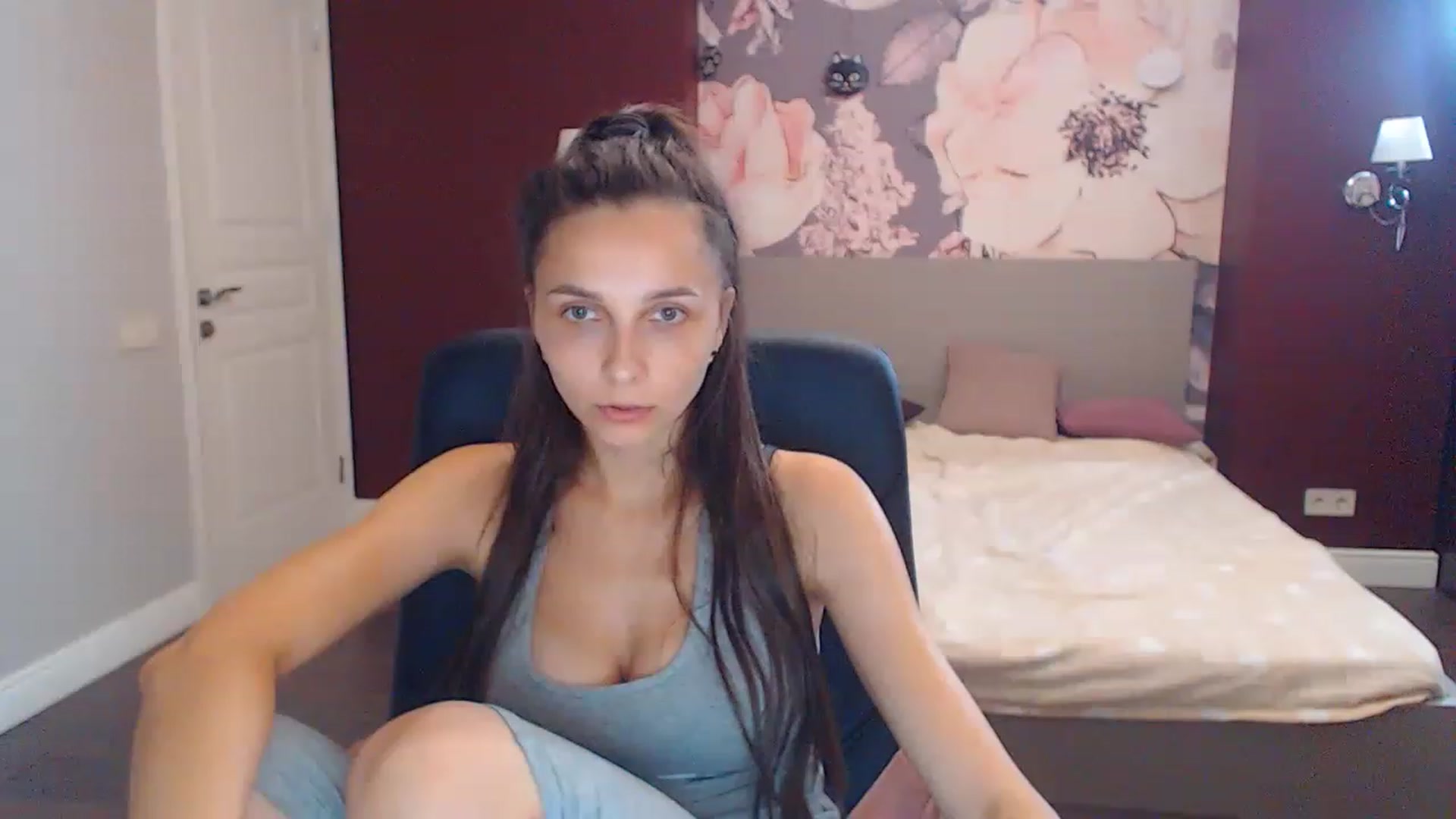 Gallery image thumbnail from Karina_Mils's myfreecams stream on, 08/19/2023, 13:15 image 13 of 20