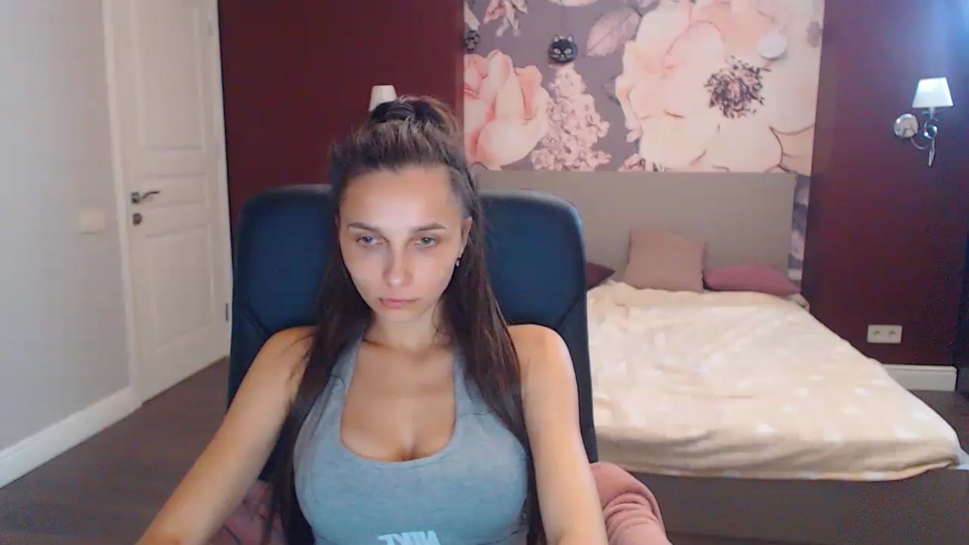 Gallery image thumbnail from Karina_Mils's myfreecams stream on, 08/19/2023, 13:15 image 10 of 20