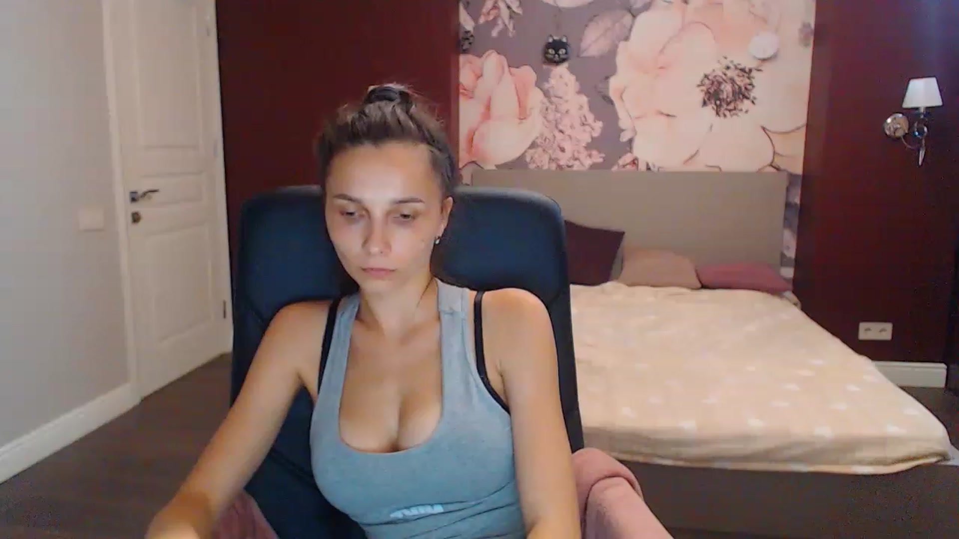 Gallery image thumbnail from Karina_Mils's myfreecams stream on, 08/19/2023, 14:42 image 1 of 20