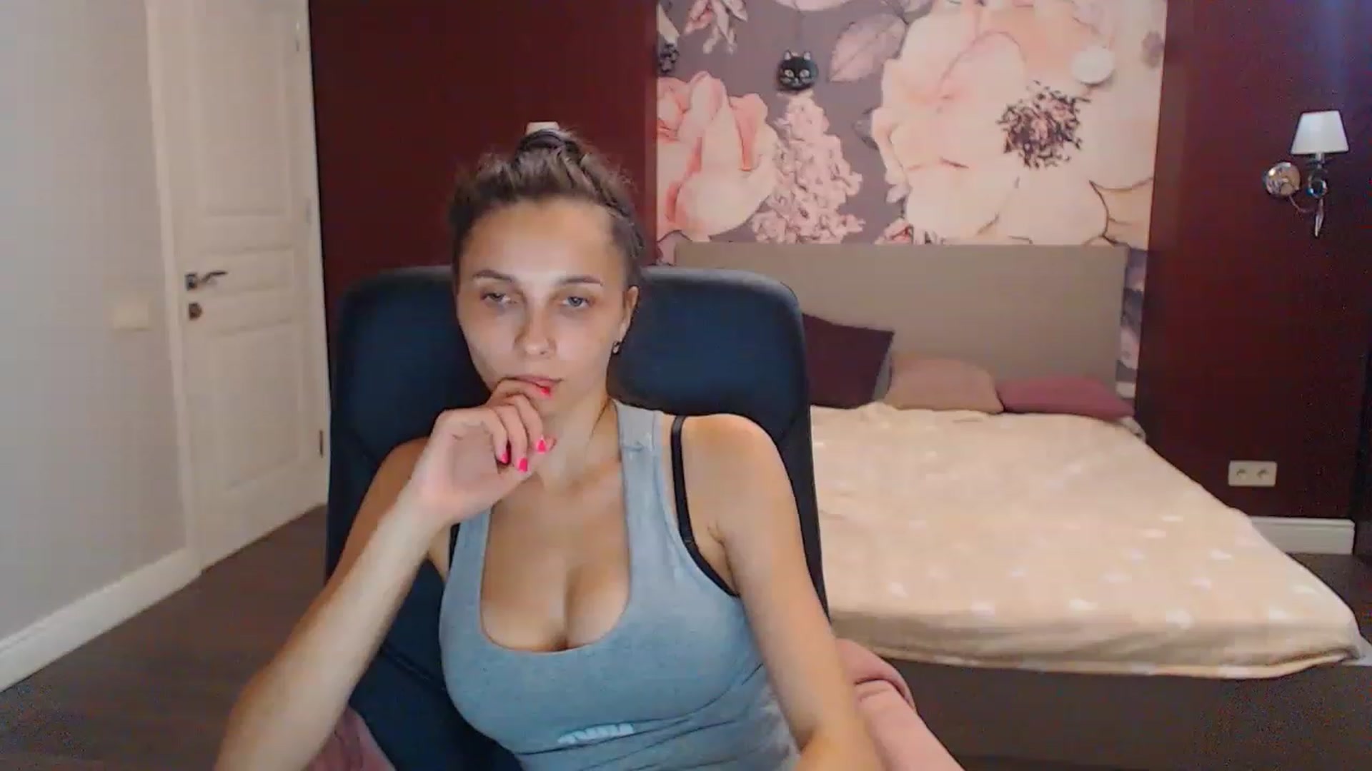 Gallery image thumbnail from Karina_Mils's myfreecams stream on, 08/19/2023, 14:42 image 2 of 20