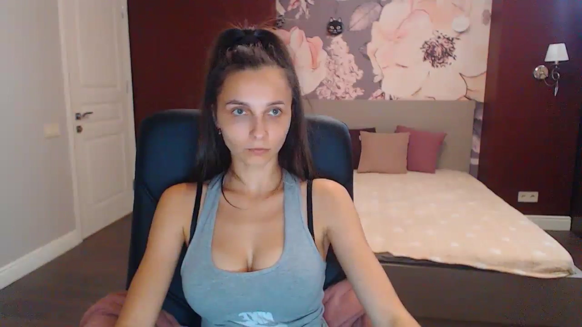 Gallery image thumbnail from Karina_Mils's myfreecams stream on, 08/20/2023, 14:01 image 11 of 20