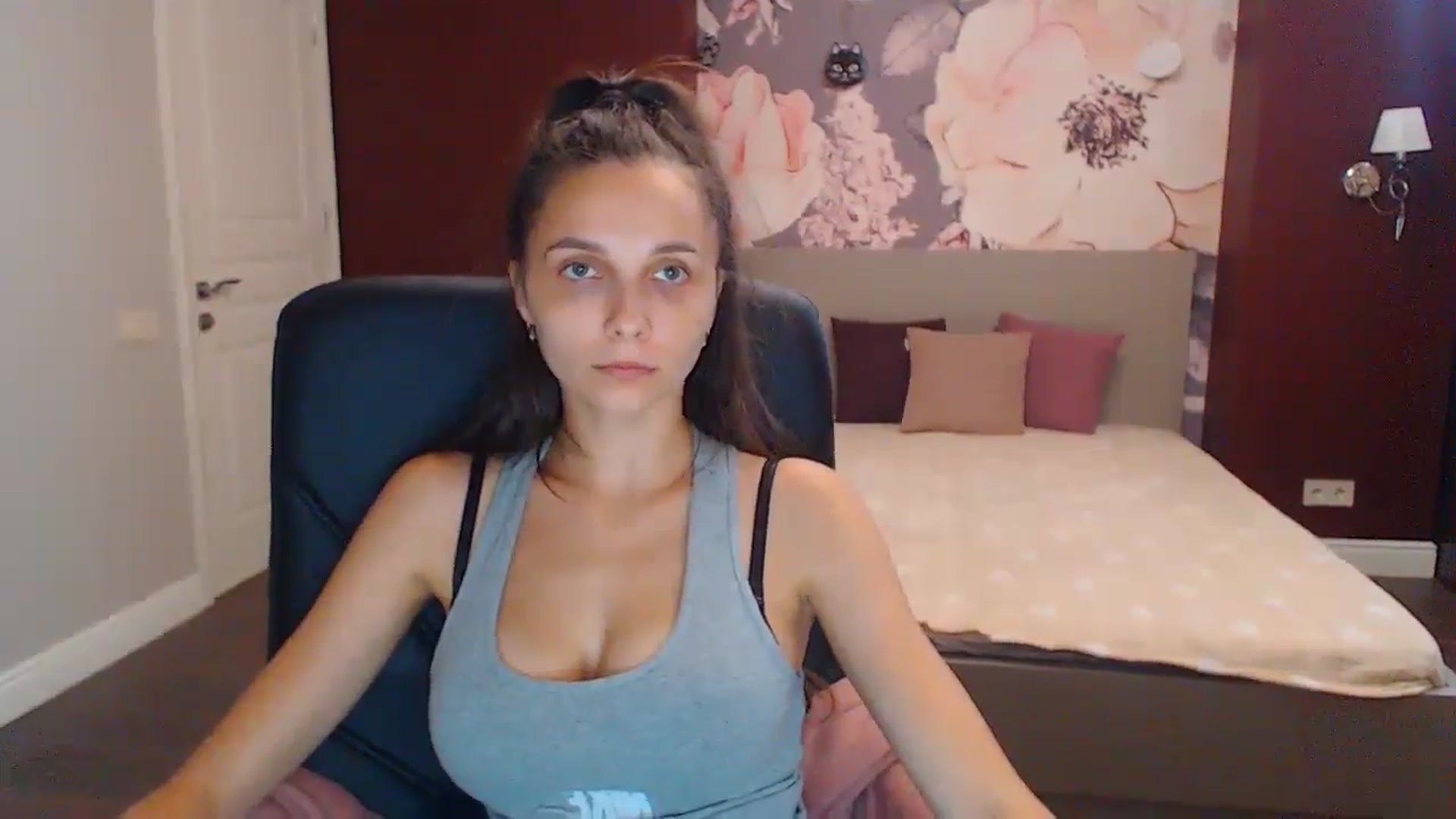 Gallery image thumbnail from Karina_Mils's myfreecams stream on, 08/20/2023, 14:01 image 16 of 20
