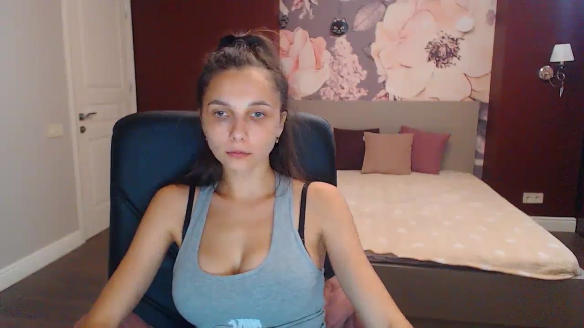 Gallery image thumbnail from Karina_Mils's myfreecams stream on, 08/20/2023, 14:01 image 19 of 20