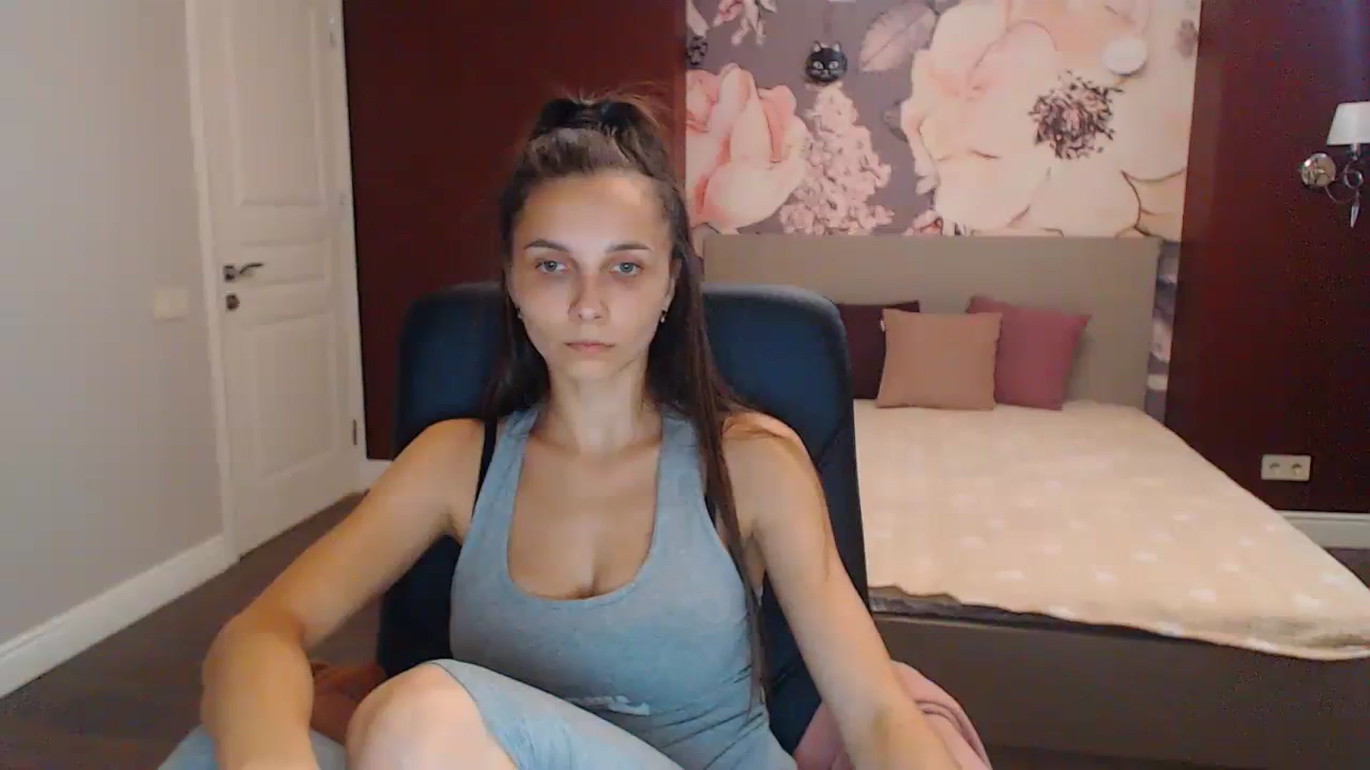 Gallery image thumbnail from Karina_Mils's myfreecams stream on, 08/20/2023, 14:43 image 5 of 20