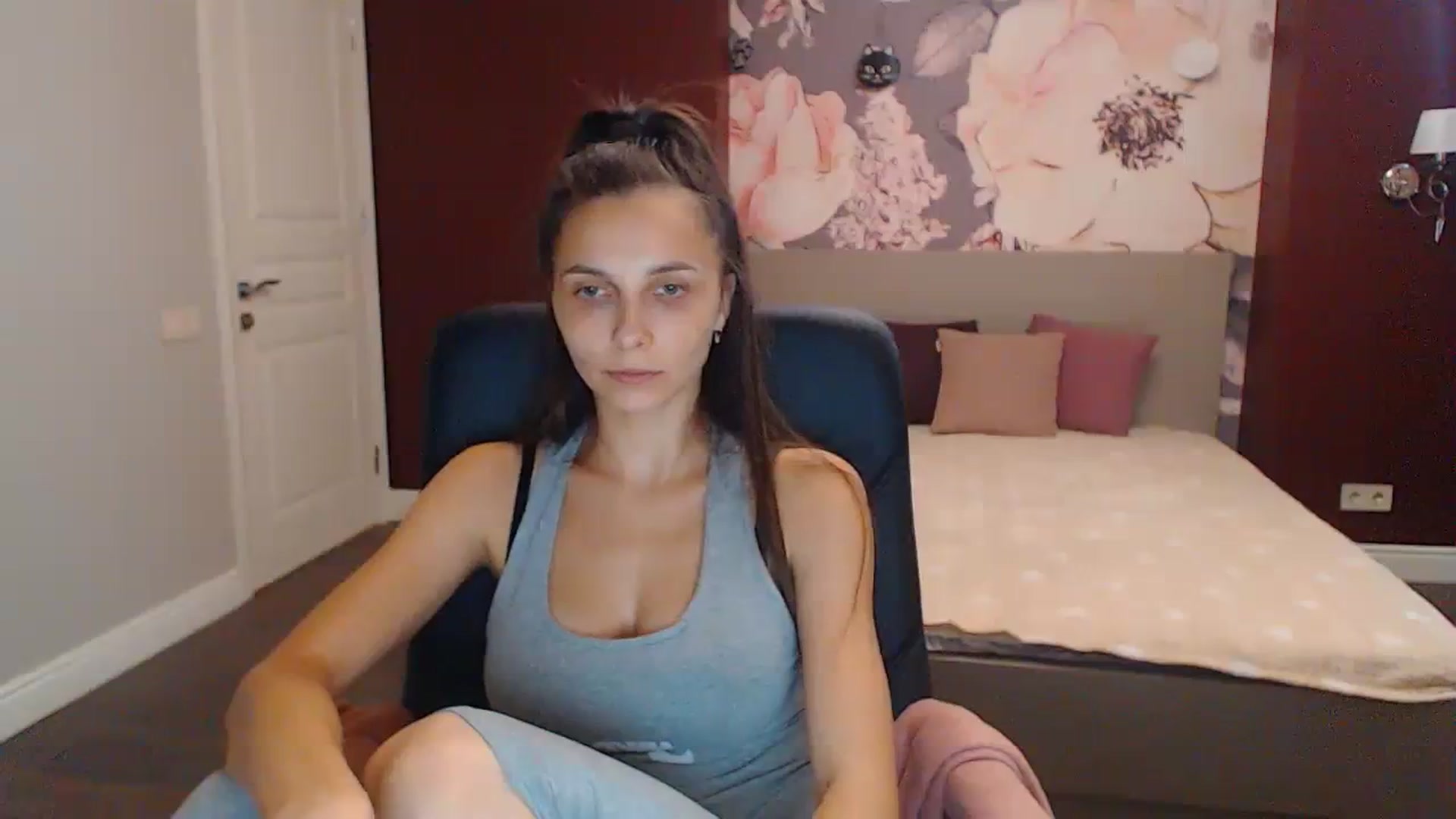 Gallery image thumbnail from Karina_Mils's myfreecams stream on, 08/20/2023, 14:43 image 12 of 20