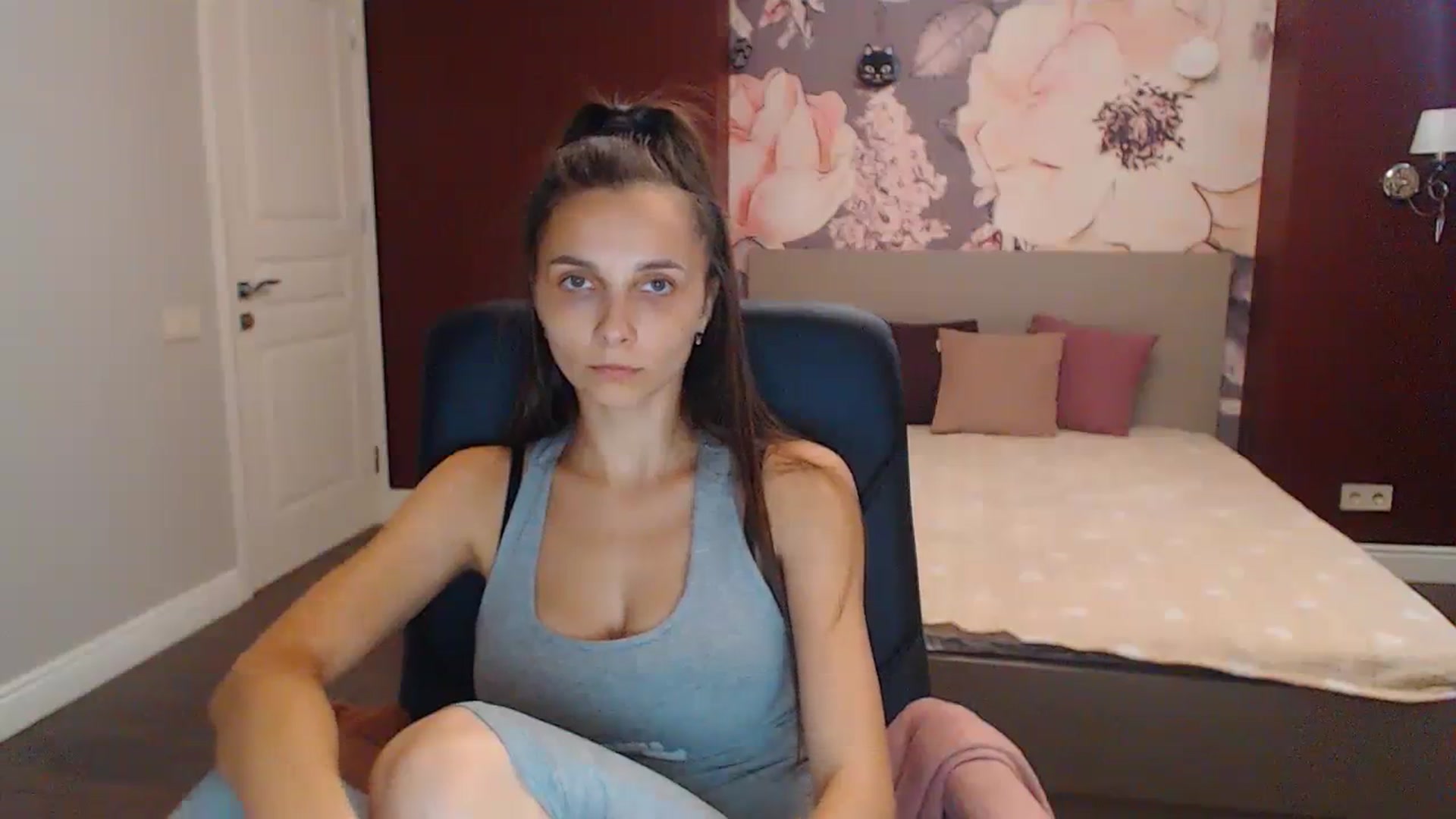 Gallery image thumbnail from Karina_Mils's myfreecams stream on, 08/20/2023, 14:43 image 4 of 20