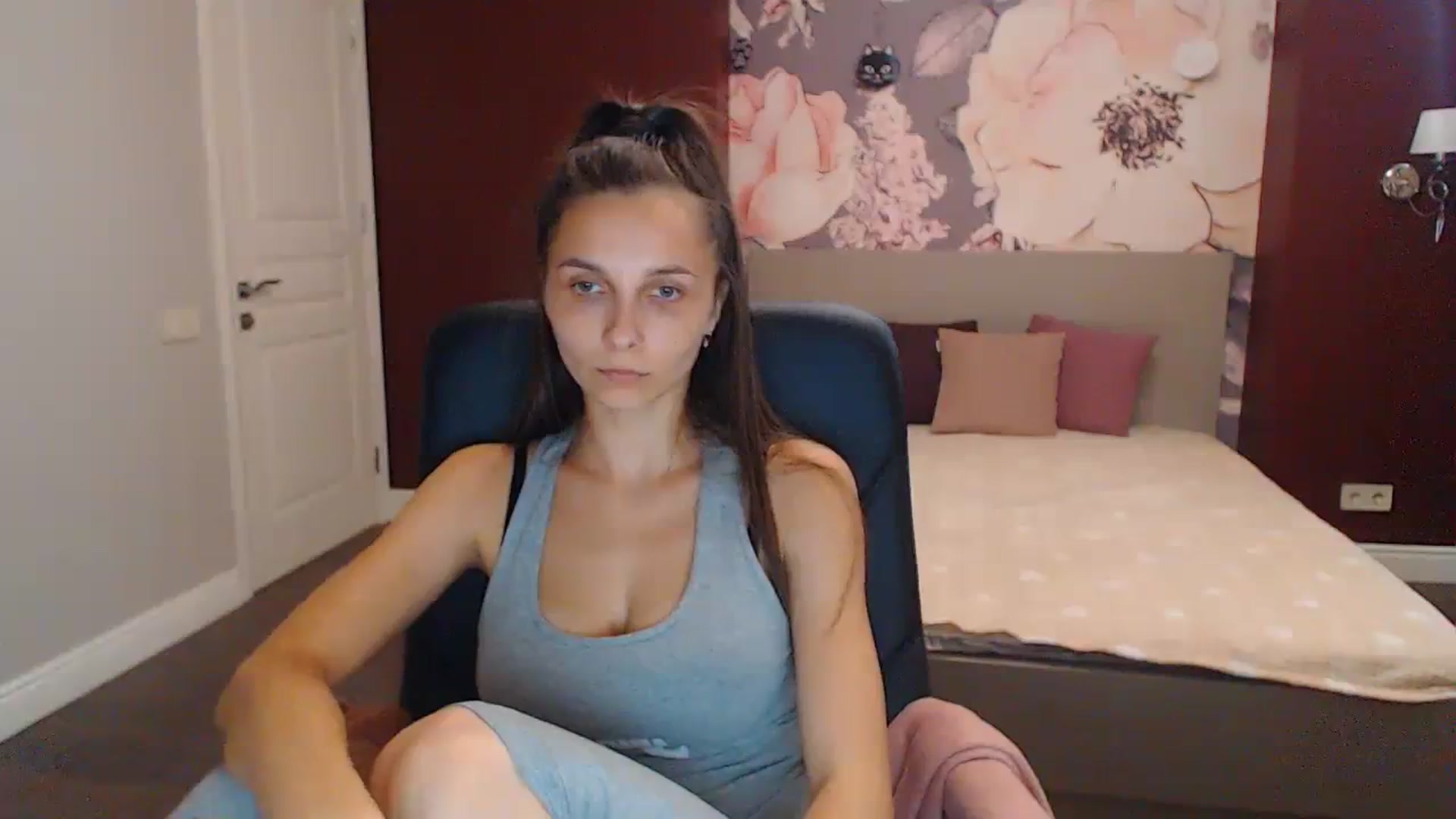 Gallery image thumbnail from Karina_Mils's myfreecams stream on, 08/20/2023, 14:43 image 3 of 20