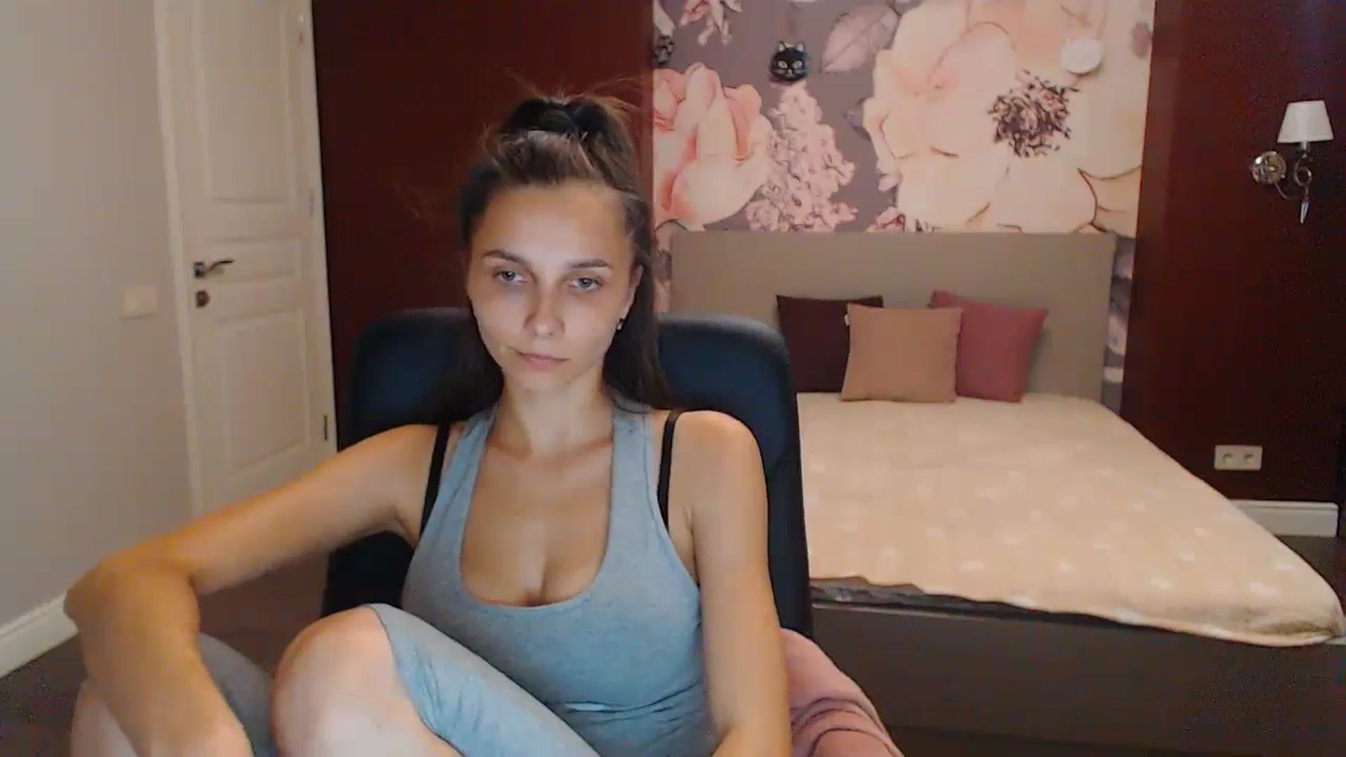 Gallery image thumbnail from Karina_Mils's myfreecams stream on, 08/20/2023, 15:53 image 8 of 20