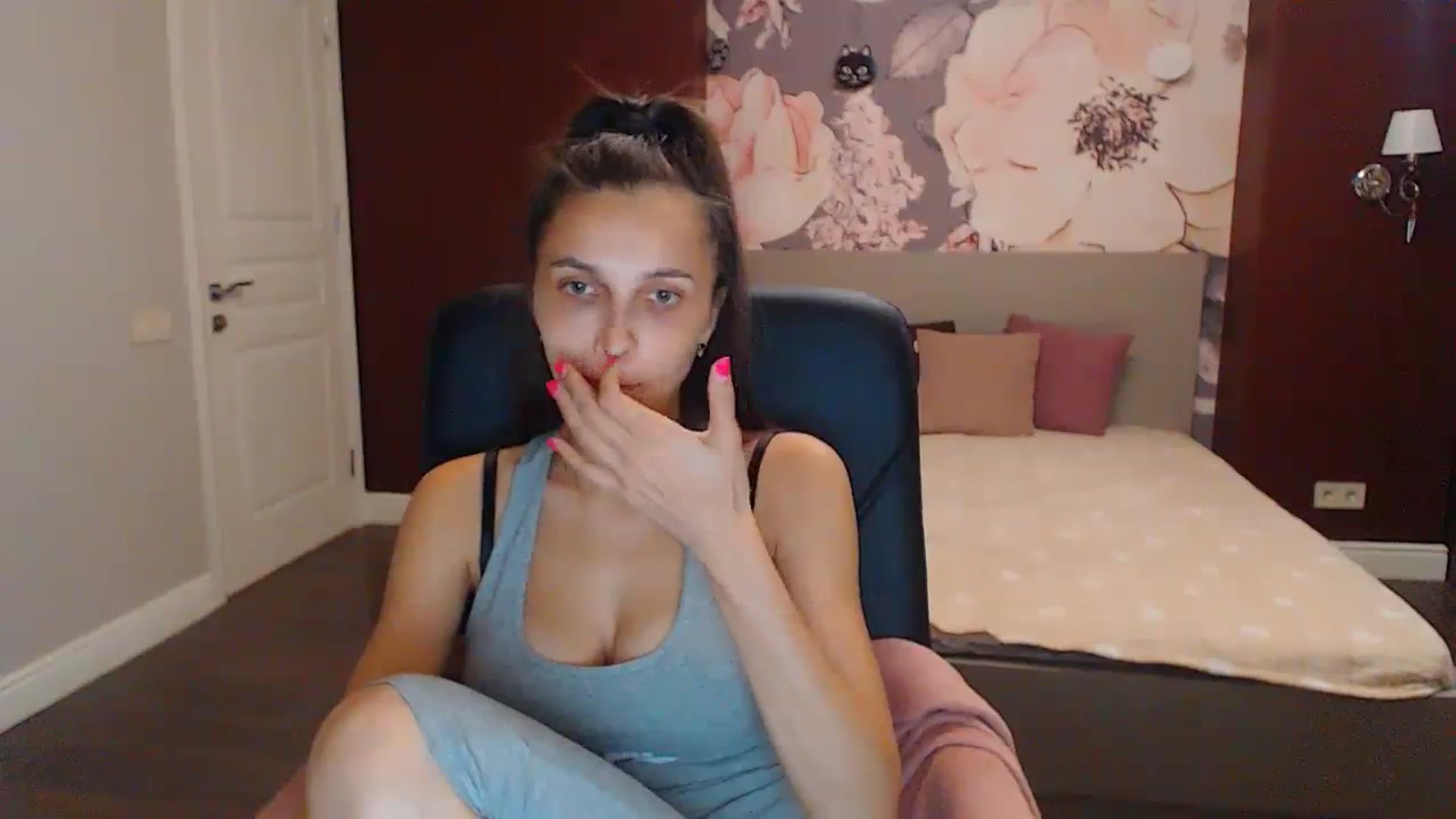 Gallery image thumbnail from Karina_Mils's myfreecams stream on, 08/20/2023, 15:53 image 2 of 20