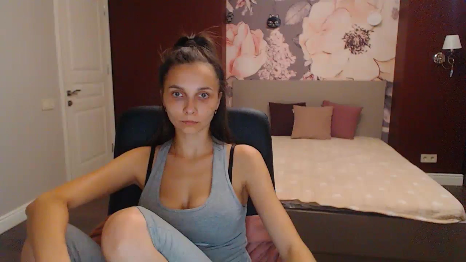 Gallery image thumbnail from Karina_Mils's myfreecams stream on, 08/20/2023, 15:53 image 11 of 20