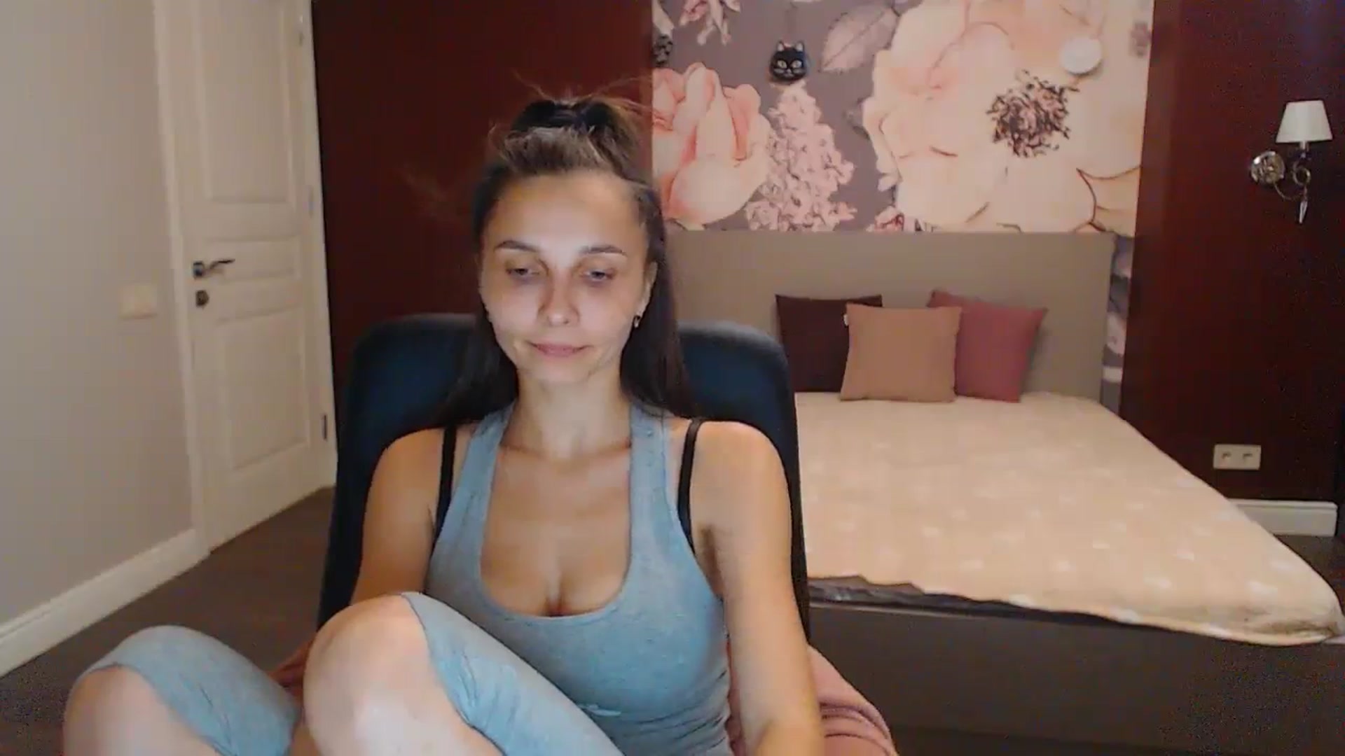 Gallery image thumbnail from Karina_Mils's myfreecams stream on, 08/20/2023, 15:53 image 5 of 20