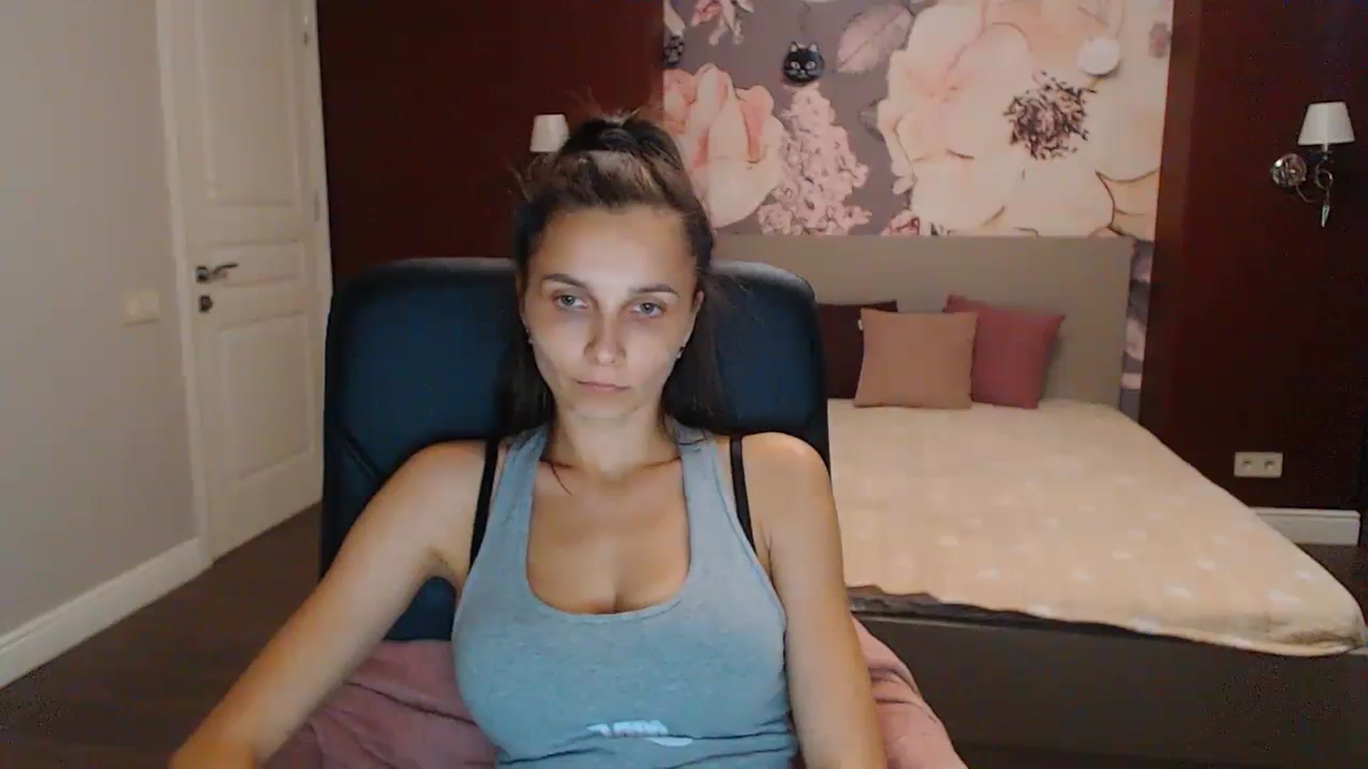Gallery image thumbnail from Karina_Mils's myfreecams stream on, 08/20/2023, 15:53 image 19 of 20