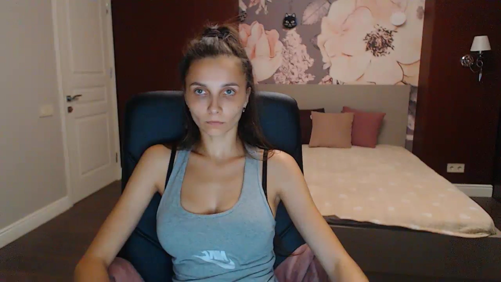 Gallery image thumbnail from Karina_Mils's myfreecams stream on, 08/20/2023, 16:56 image 19 of 20
