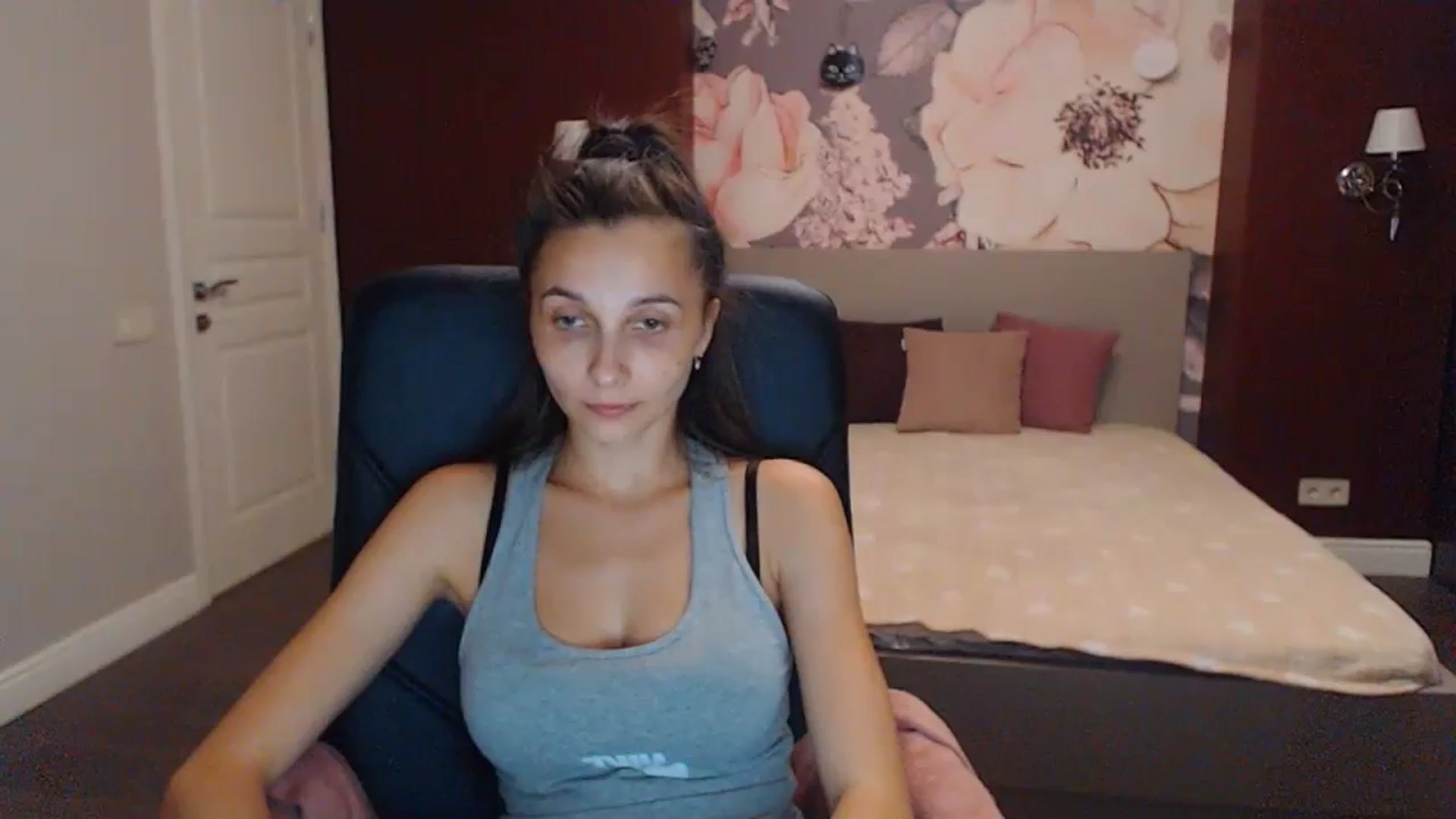 Gallery image thumbnail from Karina_Mils's myfreecams stream on, 08/20/2023, 16:56 image 1 of 20